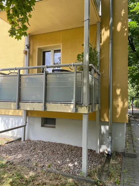 Zwei Zimmer in Karlshorst: Ihr neues Zuhause mit Balkon — photo 1